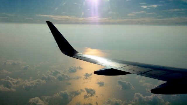 海外出張する男性へのプレゼントに関する注意点