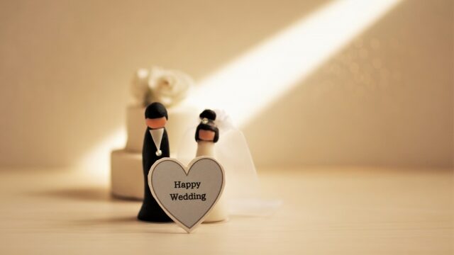 結婚祝いで現金とプレゼントを両方を贈るケース