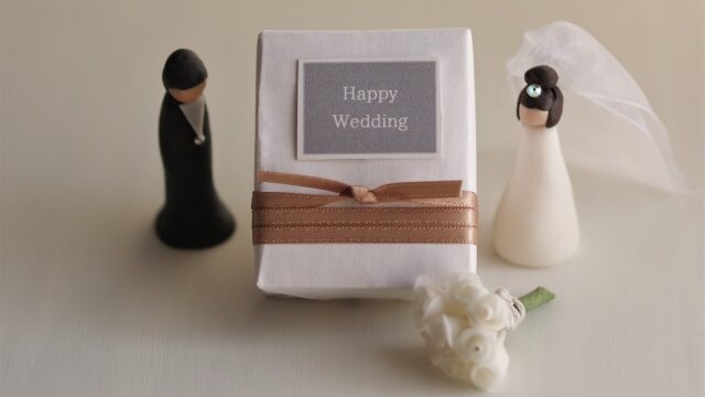 職場一同からもらった結婚祝いのお返しでお菓子の定番